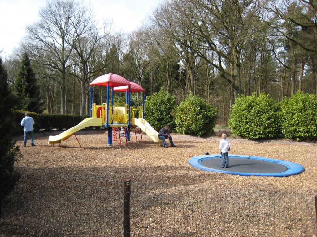 Vakantiepark De Bronzen Eik Sellingen Экстерьер фото